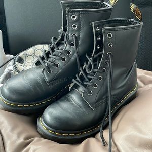 Dr martens 1460 leather women’s boot